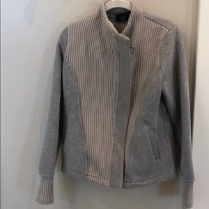 Grey cotton jacket.